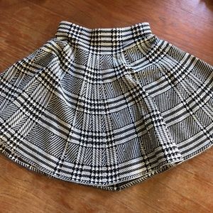 ⚡️SALE⚡️ Houndstooth Skater Skirt